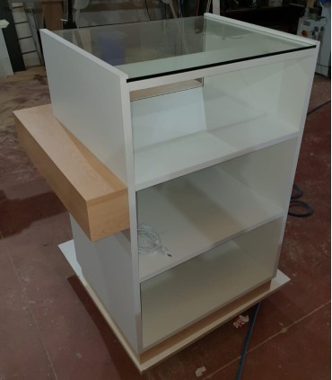 Motrador 90x50x100cm y vitrina Expositora