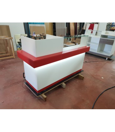 Mostrador con vitrina expositora y led